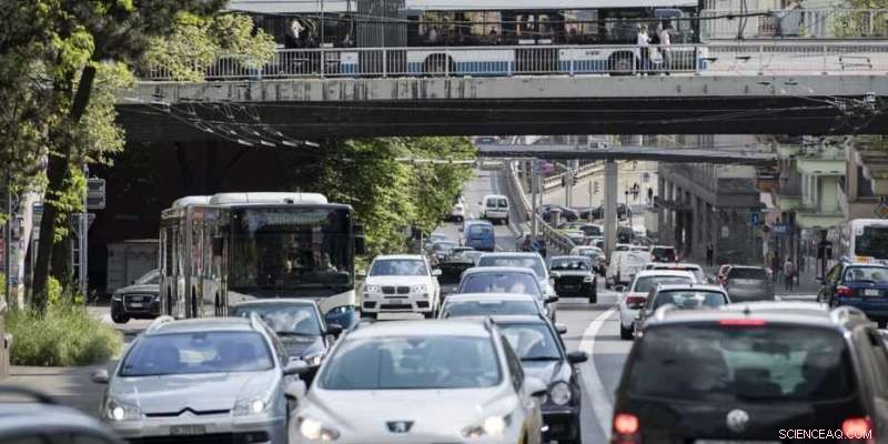 How Road Networks Shape Traffic Capacity and Prevent Congestion