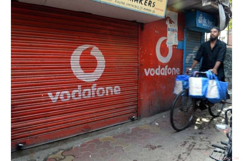 India Grants Telecom Giants a Two-Year Moratorium on Spectrum Payments to Ease Financial Strain