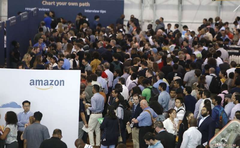 Amazon Announces 200,000 Holiday Hires, Doubling Workforce