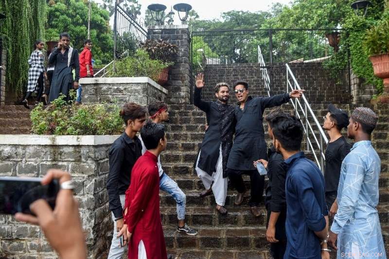 TikTok Sensation Israil Ansari: From School Dropout to 2 Million Followers