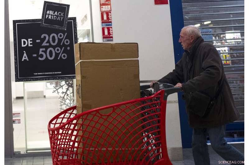 Global Black Friday Rush Sparks Mixed Reactions