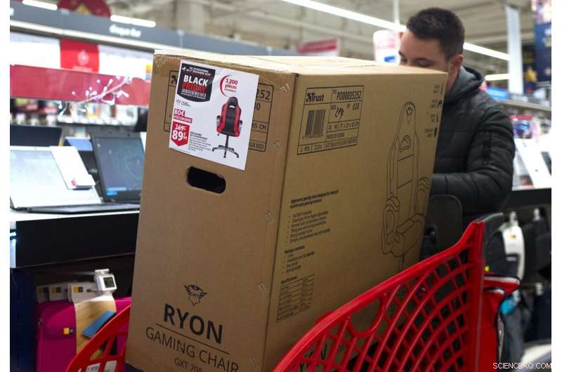 Global Black Friday Rush Sparks Mixed Reactions