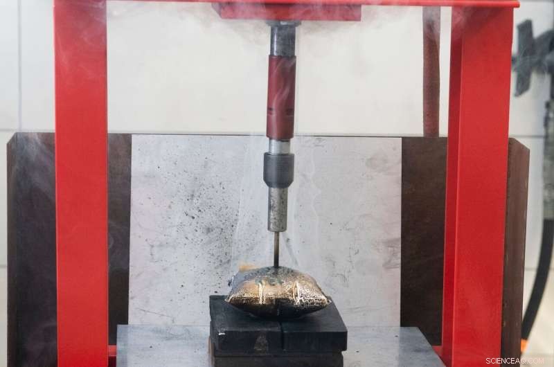 Freezing Car Batteries Enhances Transport Safety and Cuts Costs