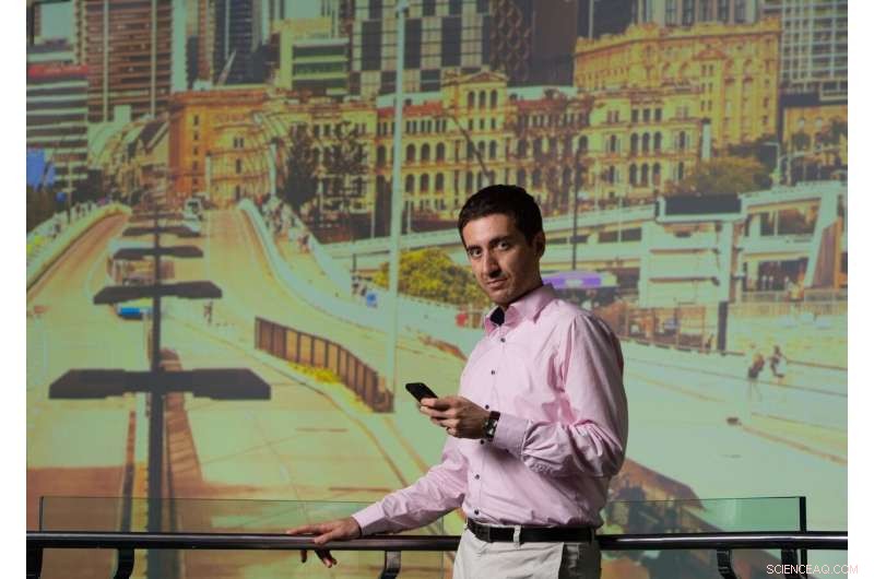 QUT Researcher Warns: Mobile Device Use Blurs Work–Personal Boundaries, Heightening Cyber Risks