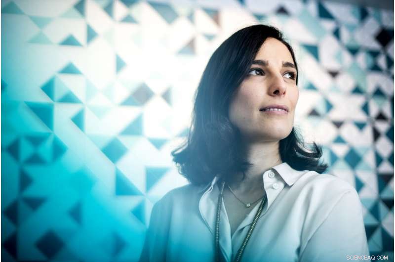 Humans vs. Robots: Who Makes Superior Decisions?