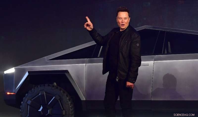 Elon Musk Projects Las Vegas People Tunnel to Open in 2020