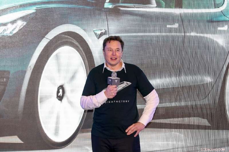 Tesla s Shanghai Factory Delivers First Made-in-China Models to Early Buyers, Musk Announces