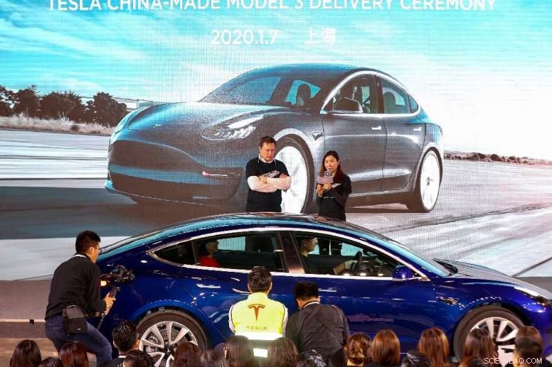 Tesla s Shanghai Factory Delivers First Made-in-China Models to Early Buyers, Musk Announces