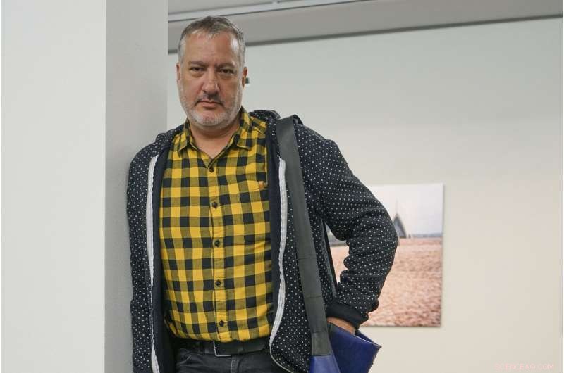 Is the Naked Body Allowed on Facebook? A Complex Debate