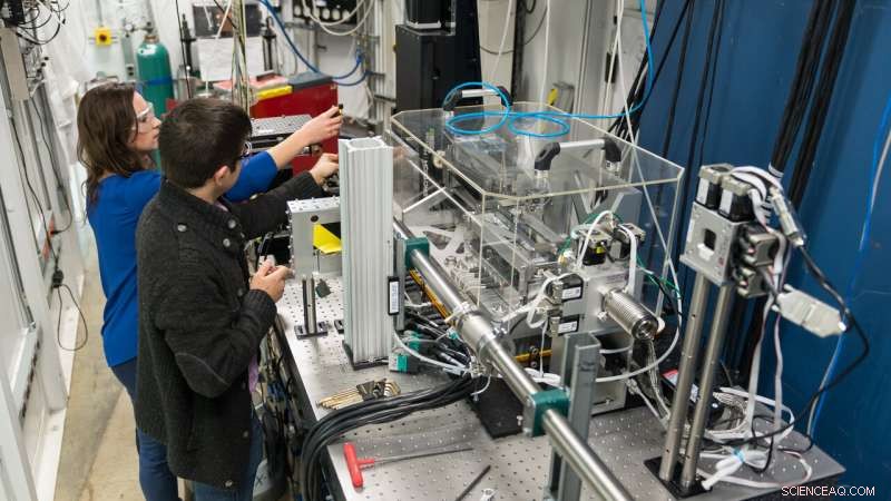 Engineers Optimize Jet Engine Design for Enhanced Efficiency and Reliability