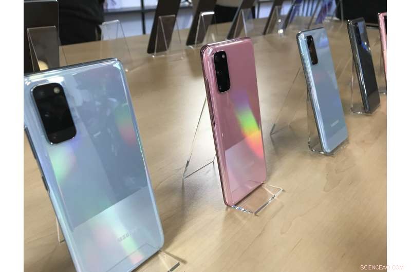 Samsung Launches the Galaxy Z Flip: The Next Generation Foldable Smartphone