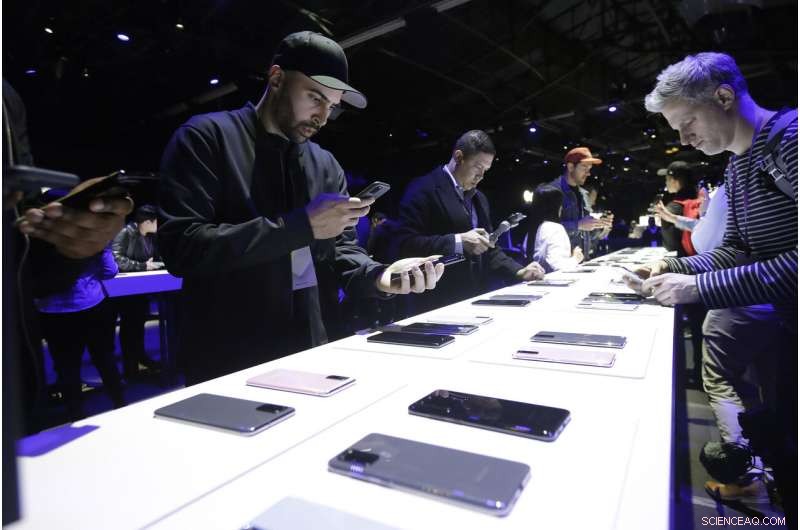 Samsung Launches the Galaxy Z Flip: The Next Generation Foldable Smartphone