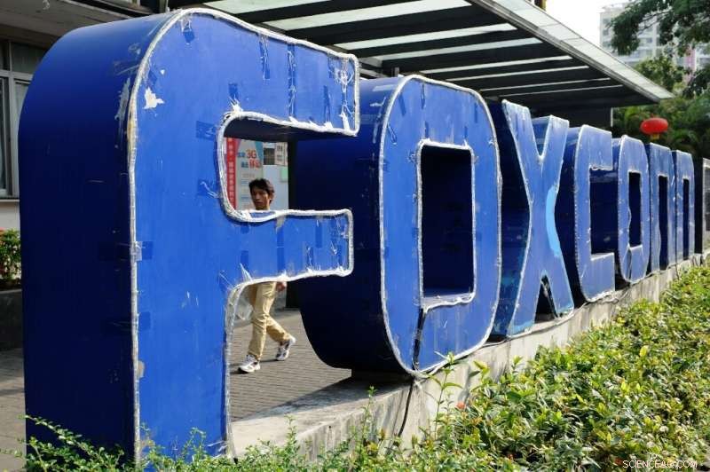 Foxconn Reports 50% Factory Capacity Utilization in China Amid Virus Outbreak