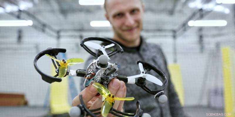 Robust Drones Learn to Fly Using Reinforcement Learning