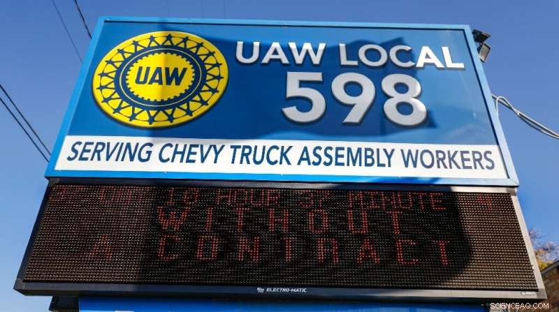UAW Seeks Two-Week Auto Plant Shutdown Over COVID-19 Concerns