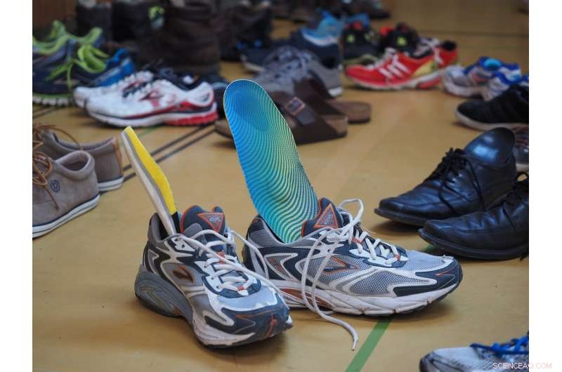AI-Powered Insoles Transform Shoes into Portable Gait-Analysis Labs
