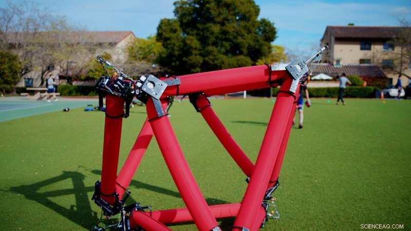 Stanford Engineers Build Shape-Changing, Autonomous Soft Robot