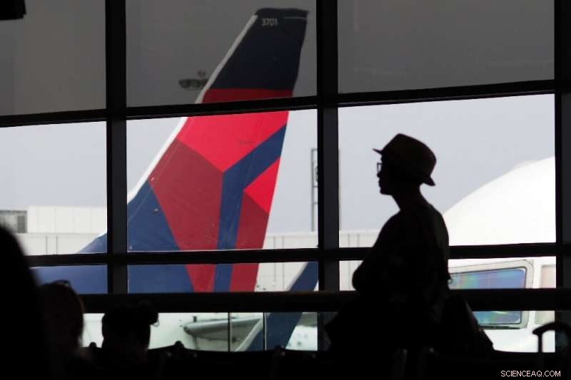Delta Air Lines Projects 80% Revenue Decline Amid Pandemic, Sparking Concern Among US Carriers