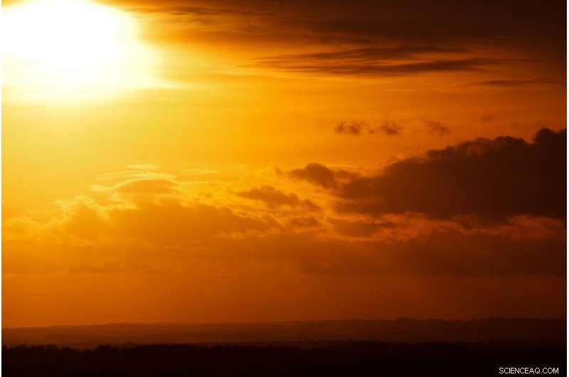 Revolutionary Glass-Substrate Material Yields Record Efficiency in Organic Photovoltaics