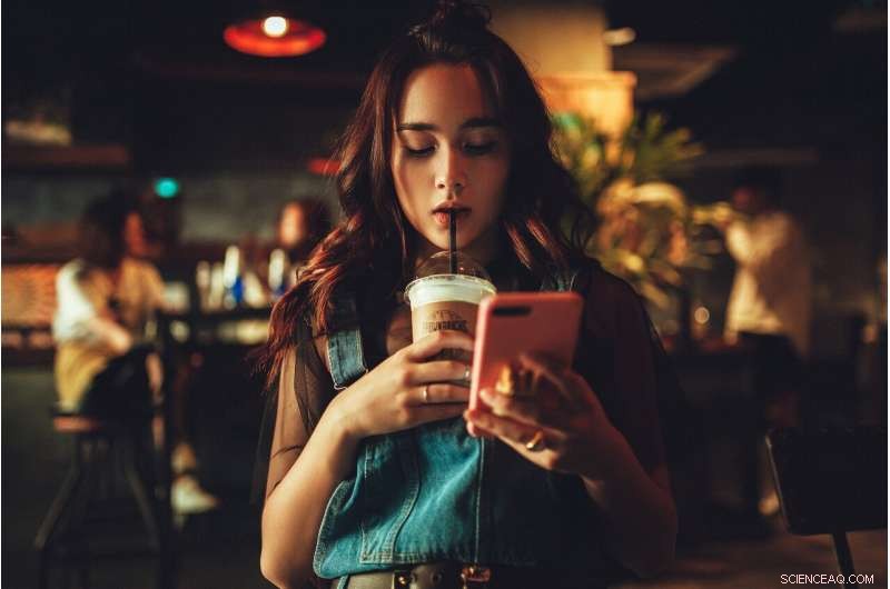 Siri’s Data Practices: How Personal Assistants Fuel Targeted Advertising