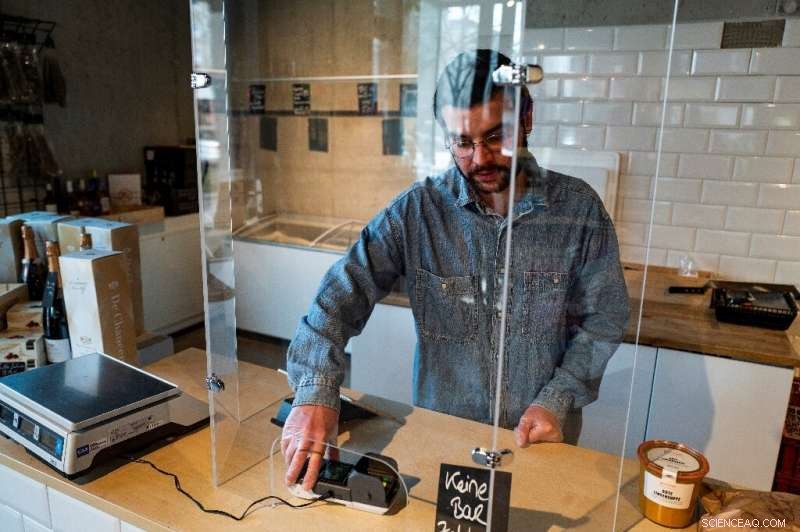 Germany’s Leading Plexiglass Company Produces Trusted Virus Shields