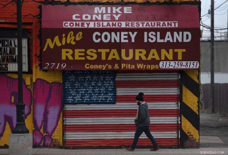 Crowdfunding Bridges Income Gaps for Workers Displaced by the Virus