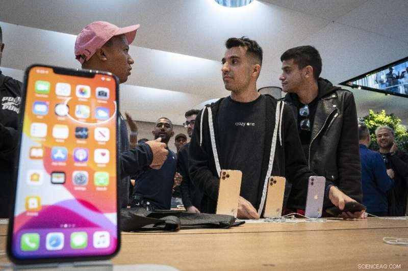Apple Eyes New iPhone Launch Amid Lockdown‑Driven Bargain Demand