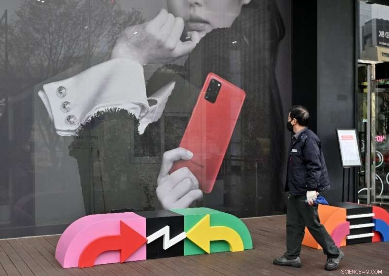 Apple Eyes New iPhone Launch Amid Lockdown‑Driven Bargain Demand