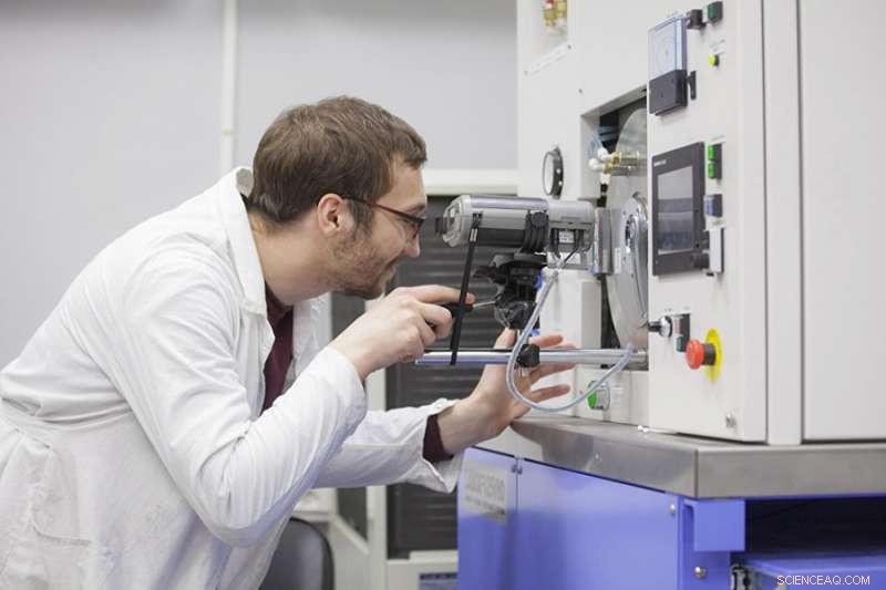 Russian Scientists Unveil Transparent Aluminum Production Technology