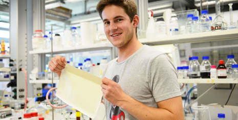 Porous Triple‑Layer Membrane Cooling Curtain: An Energy‑Efficient Alternative to Conventional Air Conditioning