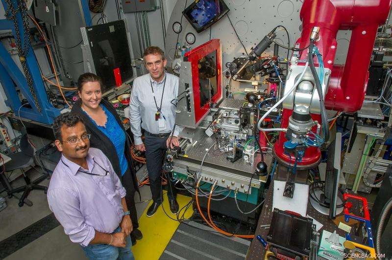 Scientists Develop Precise Control Method for Nanocrystal Electronic Properties