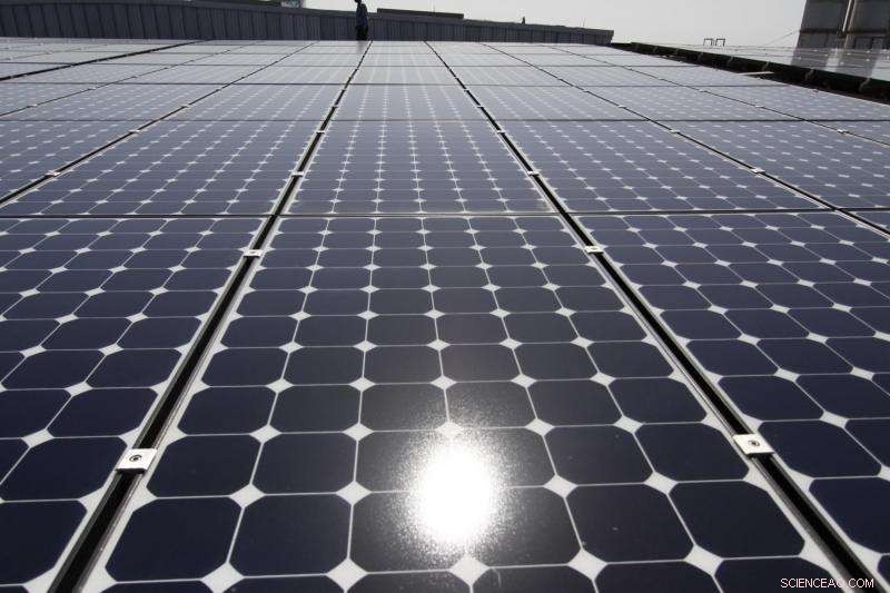 Flatter Materials Reduce Imperfections, Enhancing Solar Cell and Light Sensor Performance