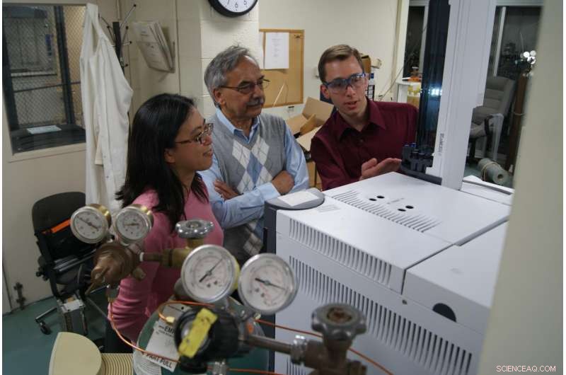 Liquid‑Metal Membranes Could Revolutionize Hydrogen Fuel‑Cell Vehicles