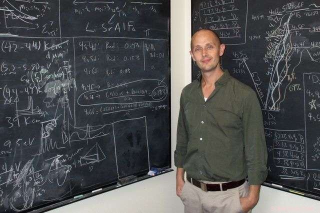 UCLA Study Enables Precise On/Off Control of Chemical Reactions