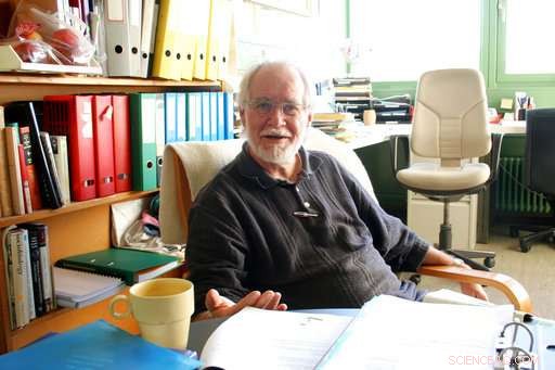 Nobel Laureate Unveils Google Earth‑Inspired Molecular Mapping Platform