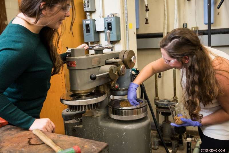 Advanced Smart Paper Conducts Electricity and Detects Moisture for Innovative Applications