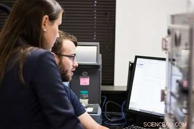 Texas A&M Scientists Achieve Breakthrough in Controlling Chameleon‑Like Material for Next‑Gen Computers