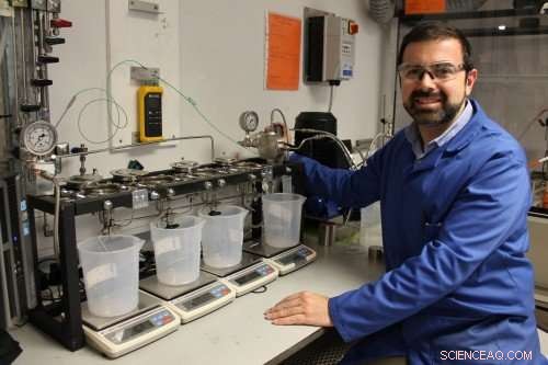 Sun‑Driven Nanoporous Metal Foams Clean Water Efficiently and Sustainably