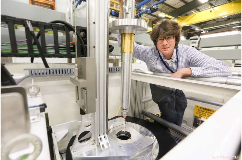 Neutron Imaging of Spinach Reveals Secrets to Boosting Plant Growth