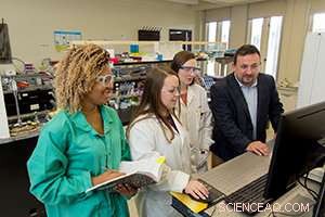 Forensic Chemist Harnesses Sweat to Identify Individuals at Crime Scenes