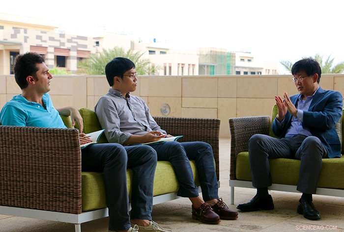 Solar Fuels Thrive Under High Pressure: Breakthrough Engine Designs