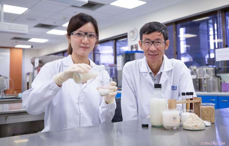 NUS Researchers Pioneer Nutritious Probiotic Drink from Soy Pulp