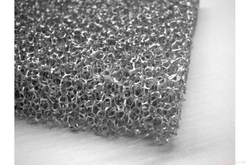 Innovative Wood‑Metal Hybrid Promises Ultra‑Light Construction