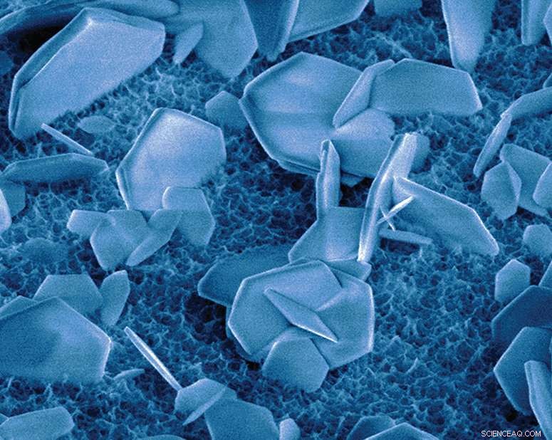 Water Reveals Surprising Role in Mineral Formation