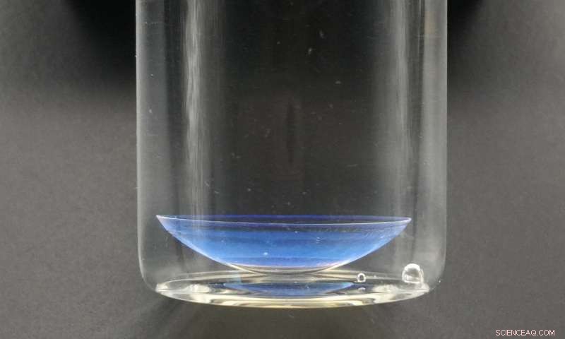 Revolutionary Color‑Changing Contact Lenses Improve Eye Treatment Monitoring