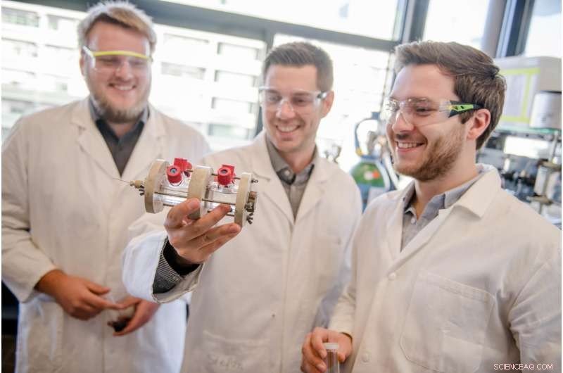 Affordable Catalyst Enhances Carbon Dioxide Recycling Efficiency