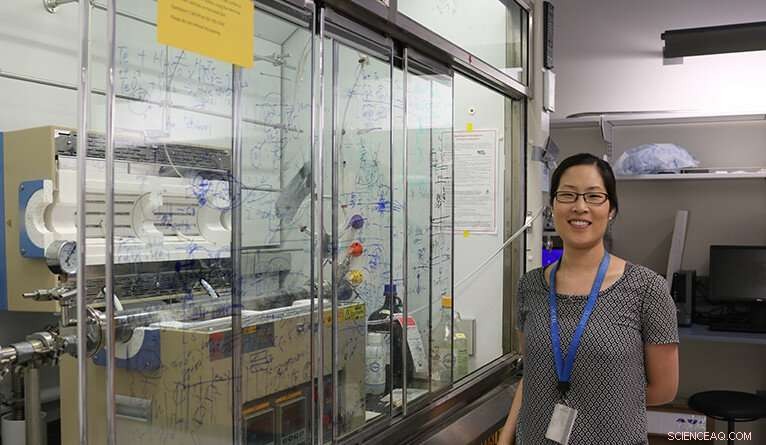 Liquid s Hidden Structure Revealed as Clue to Metallic Glass Formation