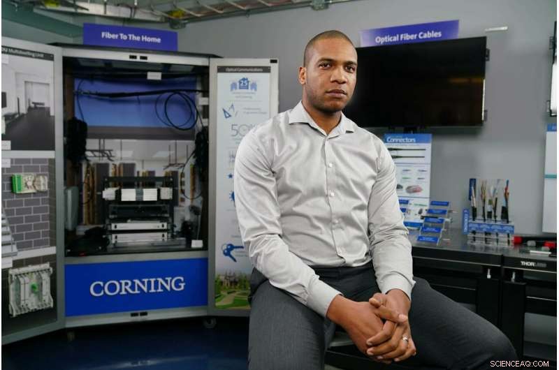 New Tool Enables Molecular-Scale Analysis of Plastics Behavior