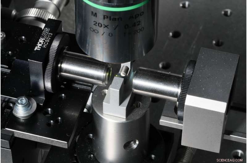 Compact Laser Source Detects Pollution and Breath Gases