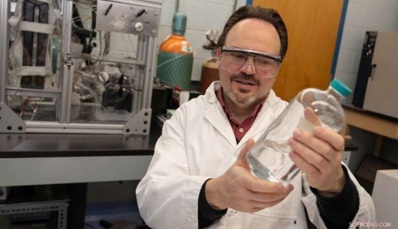 Revolutionary Microbe and Extraction Technique Offer Cost‑Effective Biofuel Production